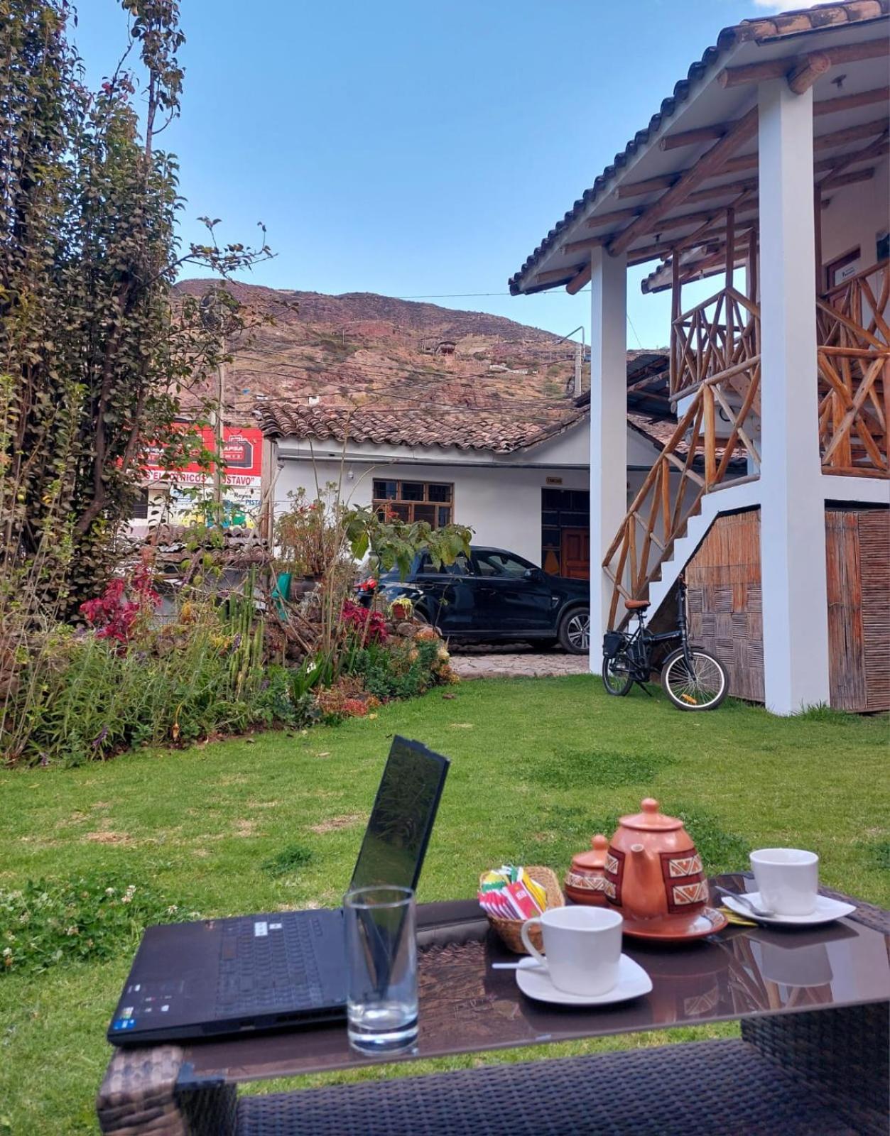 Hostal Miramonti Урубамба Екстериор снимка